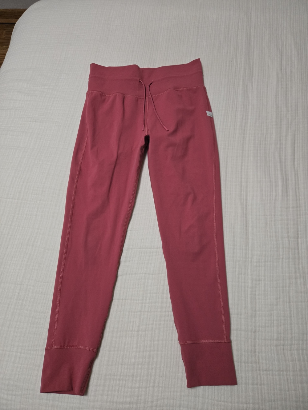 Vuori Women's Drawstring Jogger Pants in Dusty Rose